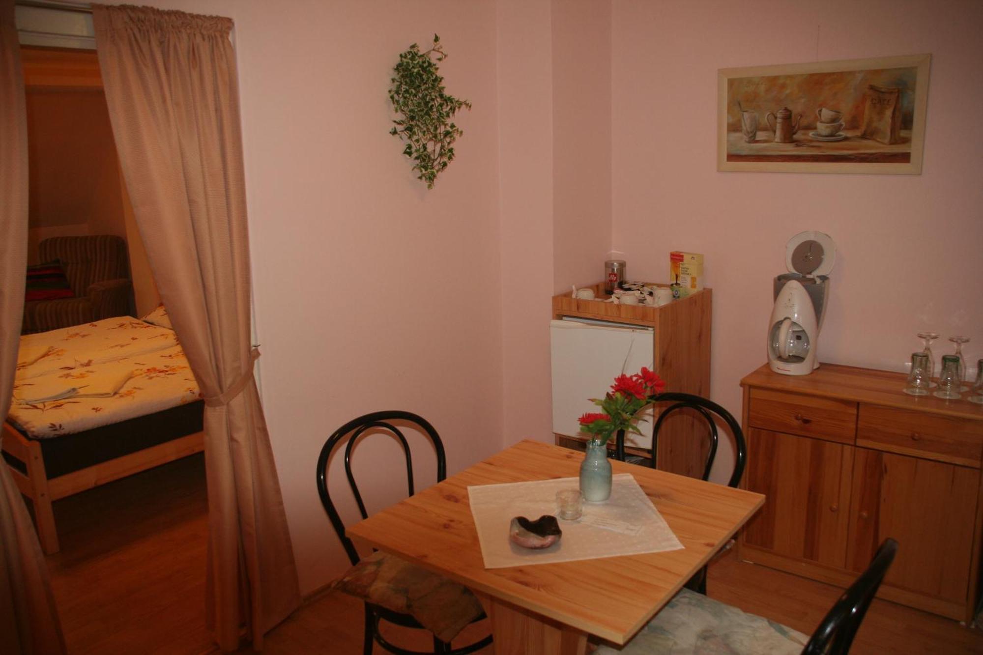 Hotel Chebsky Dvur - Egerlander Hof 3*